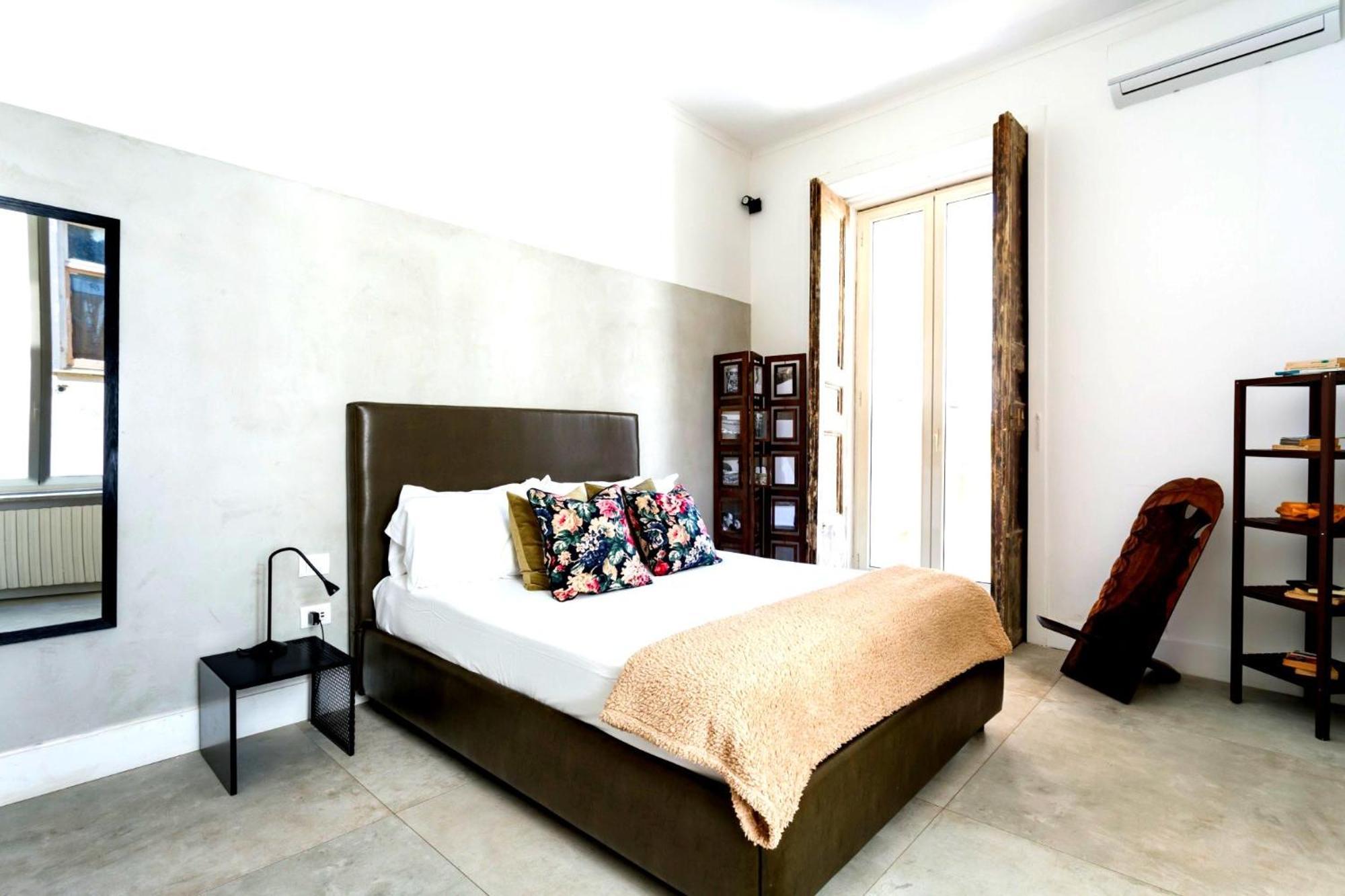 Casa Dei Mille Napoli Apartment ภายนอก รูปภาพ